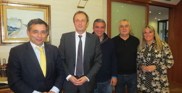Henri Malosse, président du Conseil économique et social européen (CESE), Alain Rousseau, préfet de Haute-Corse, Don-Louis Cipriani, président de l'association Action Littoral Corse, Gérard Romiti, président du Comité national des pêches maritimes et des élevages marins, et Karina Goffi, vice-président de l'UMIH (Union des métiers de l'industrie hôtelière) de Haute-Corse. *Etaient également présents, 3 membres d'Action Littoral Corse, professionnels du tourisme balnéaire sur la Plaine orientale : Aurèle Goffi, Bernard Cabot et Carole Biolchini.