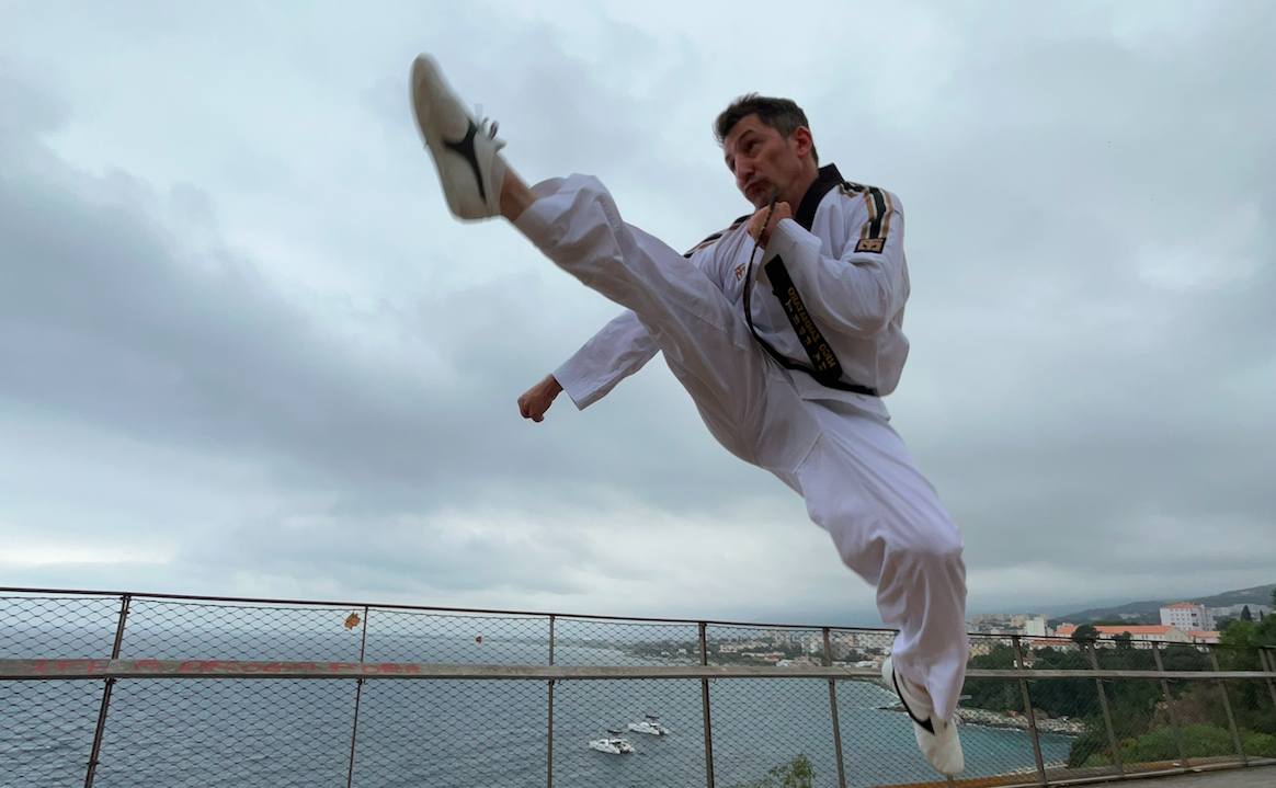 Nicolas Zammataro enseigne au Taekwondo Club Bastia (club fondé en 1983)