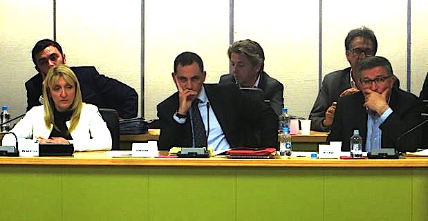 Le maire de Bastia, Gilles Simeoni, entouré de ses deux adjoints, Emmanuelle de Gentili et Jean-Louis Milani.
