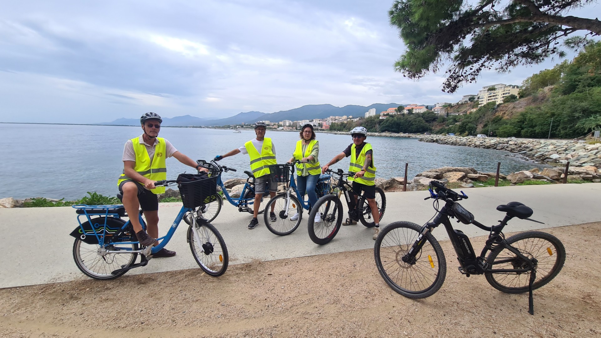 La découverte des voies cyclables de la CAB avec l'école vélo urbaine.