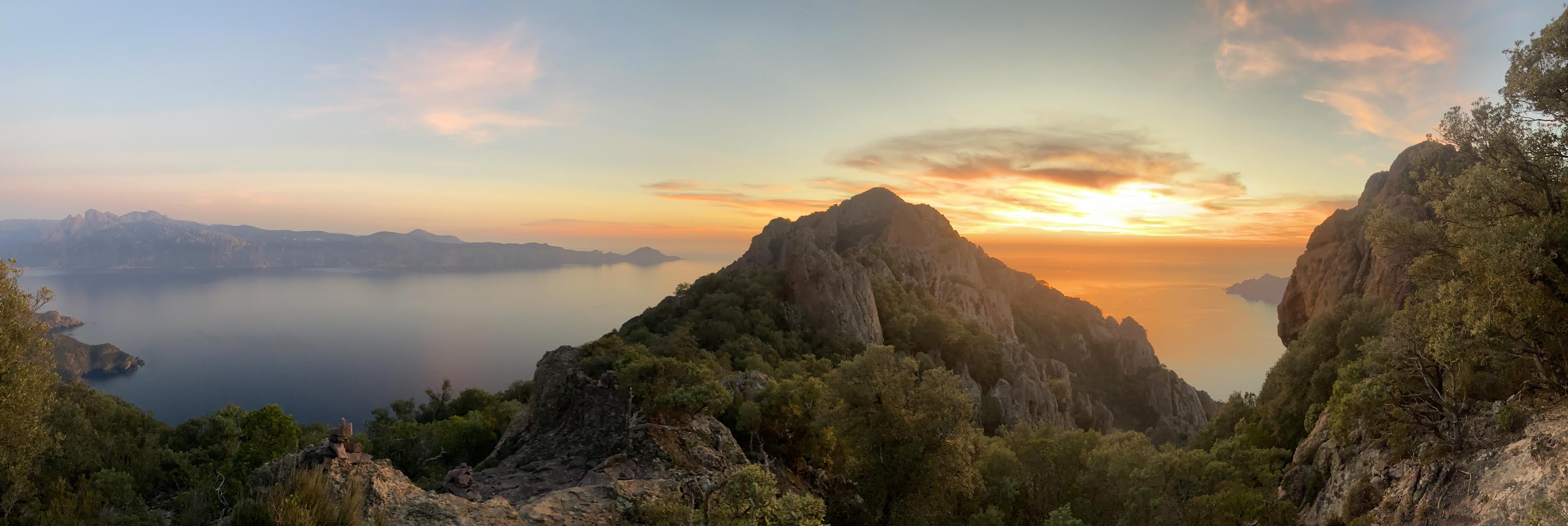 La photo du jour : le Monte Seninu au coucher de soleil