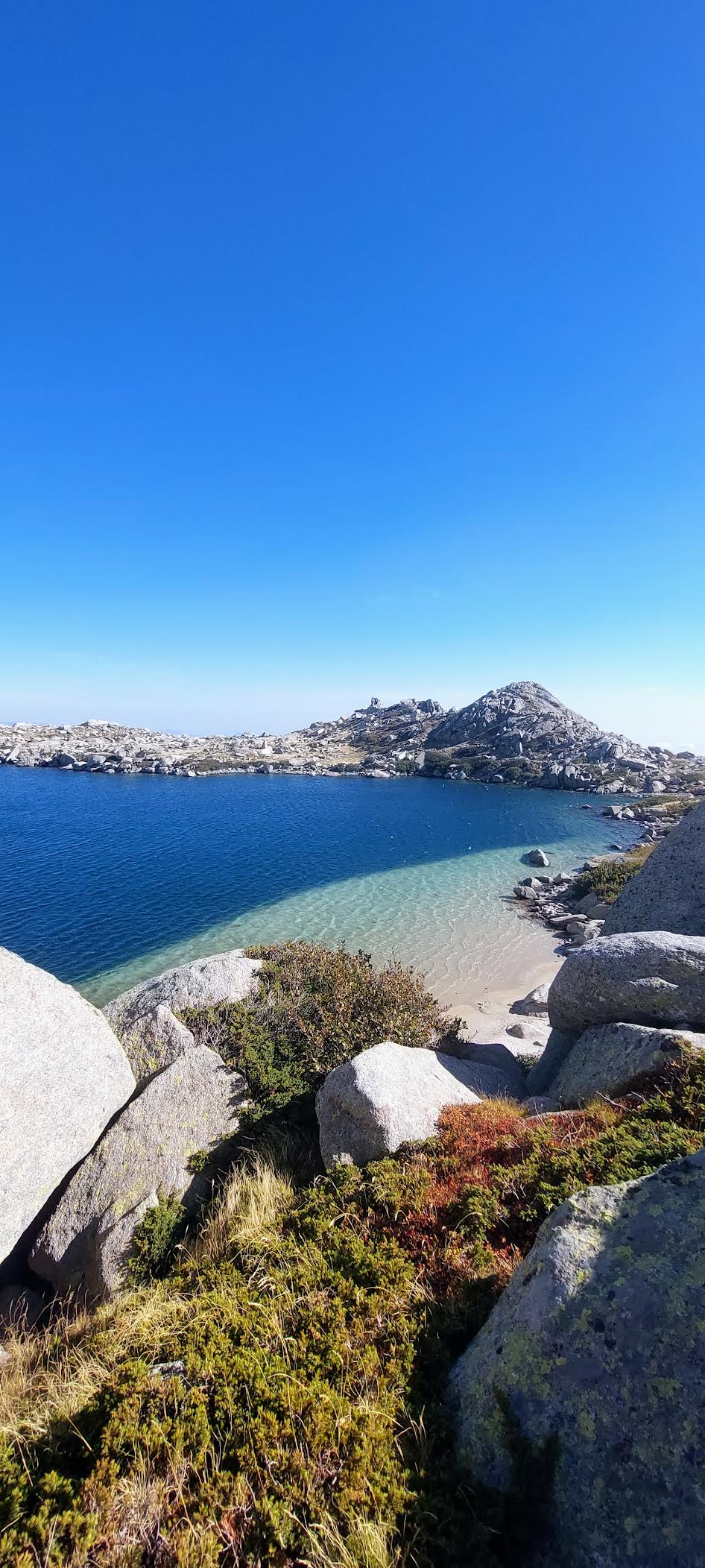 La photo du jour :  Lac de Bastani, comme un air de Lotu à 2 092m d'altitude