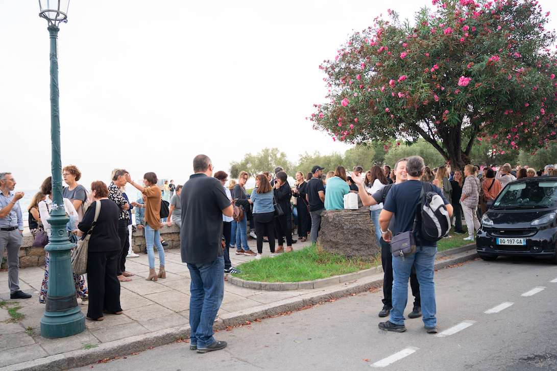 Un autre rassemblement a eu lieu à Ajaccio. Photo Paule Santoni