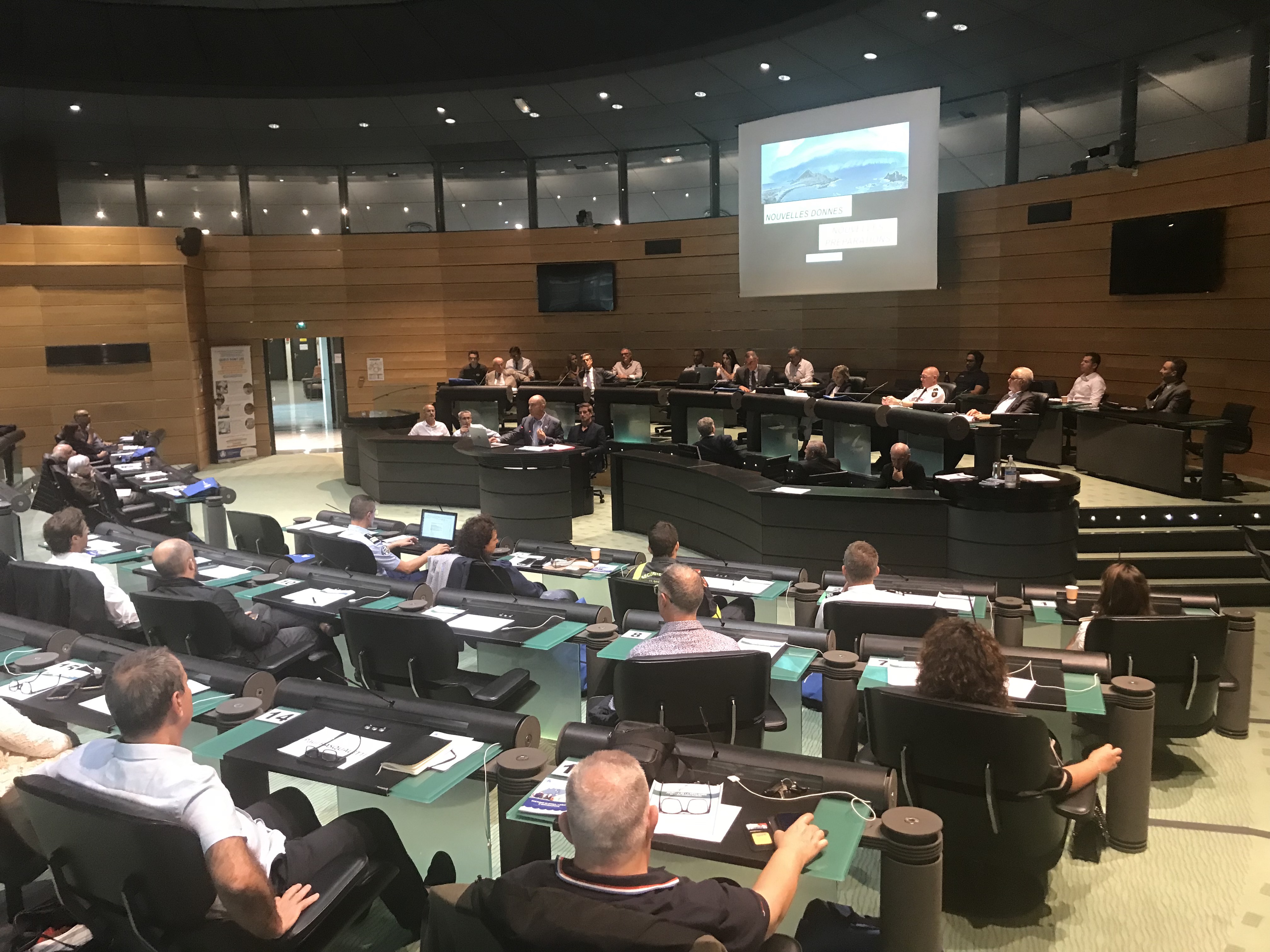 La conférence a eu lieu dans la salle Jean-Leccia, dans les locaux bastiais de la Collectivité de Corse.