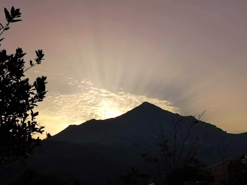 Ghjunsani in oru nant'à San Parteu (Françoise Geronimi)