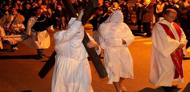 Semaine Sainte : Les confréries calvaises renouent avec la tradition de A Parata 