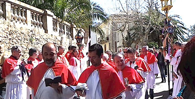 Venneri Santu in Figarella : La fin de la procession de "A Pulezzula"