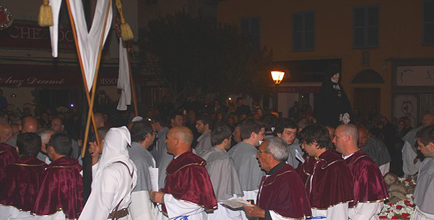 Foule à Calvi pour la procession de la Granitula