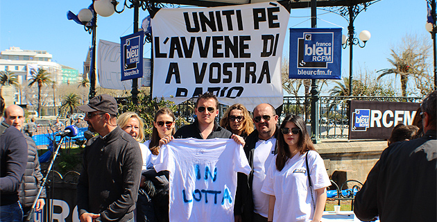 RCFM : Le soutien de plusieurs centaines de personnes sur la place Saint-Nicolas