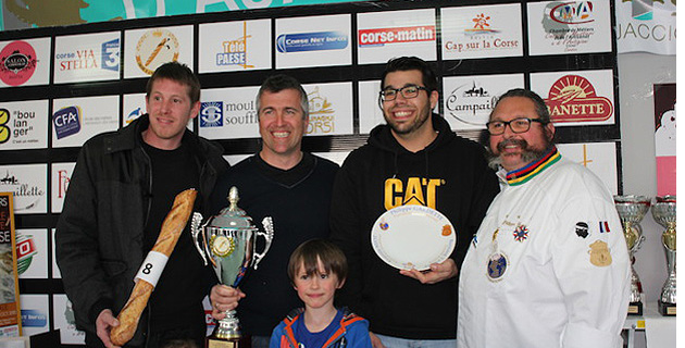 Le podium de la meilleure baguette de Corse-du-Sud, accompagné du président du jury, Philippe Gardette