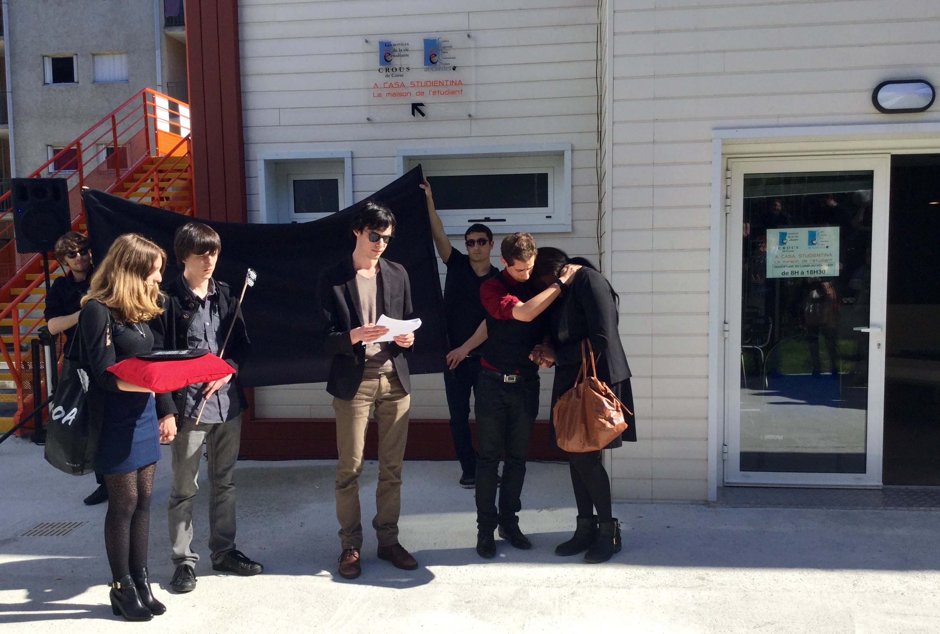 "Funérailles phonatoires" performance artistique en partenariat avec la revue Fabula, si la Corse m'était contée.