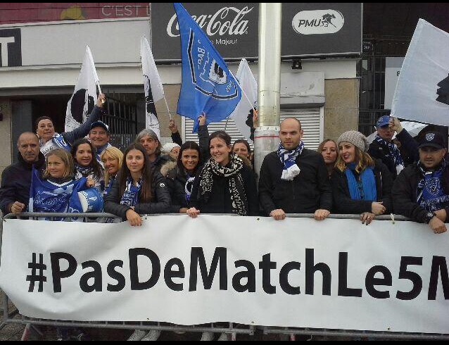  Le collectif des victimes du 5-Mai s'est fait entendre mais la banderole interdite de stade de France