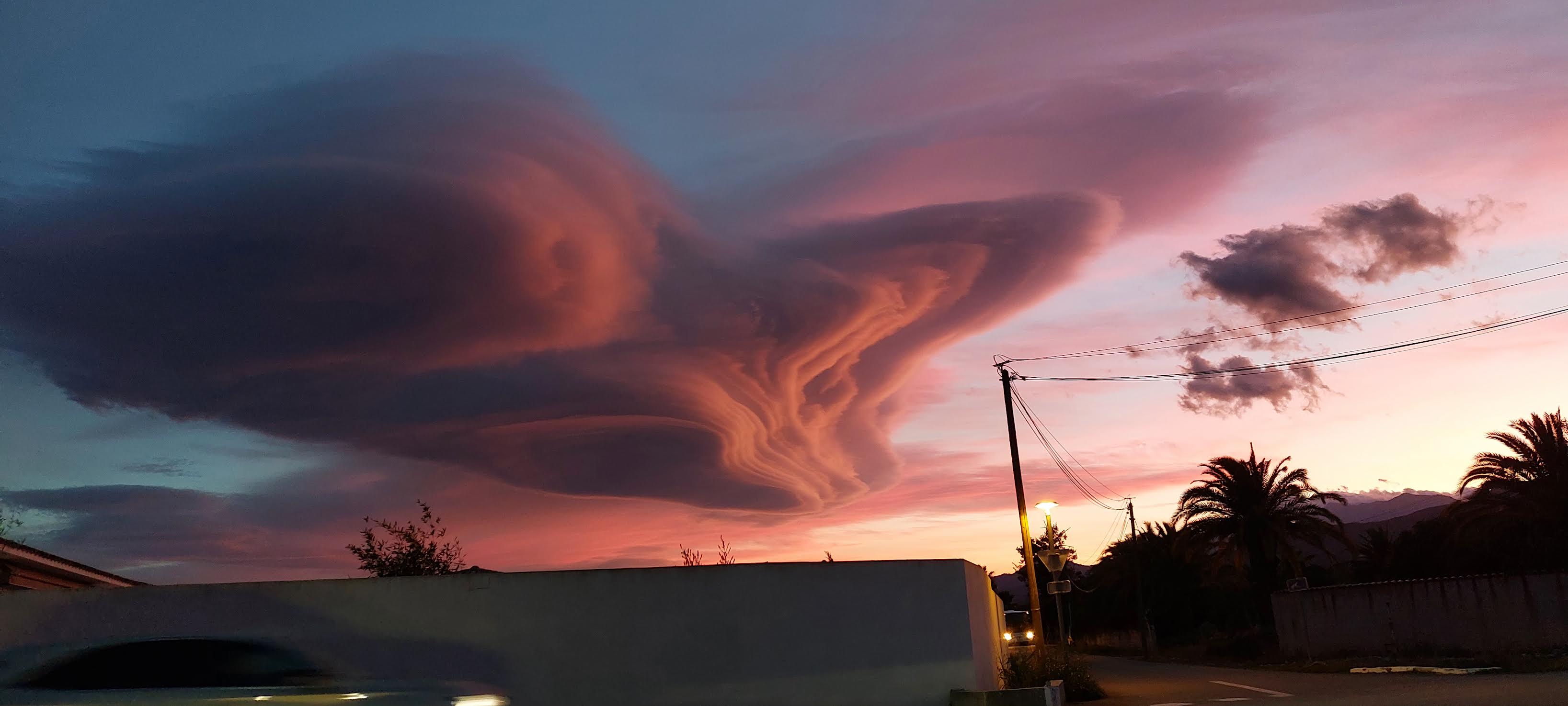 EN IMAGES - Ambiance… lenticulaire au dessus de la Corse