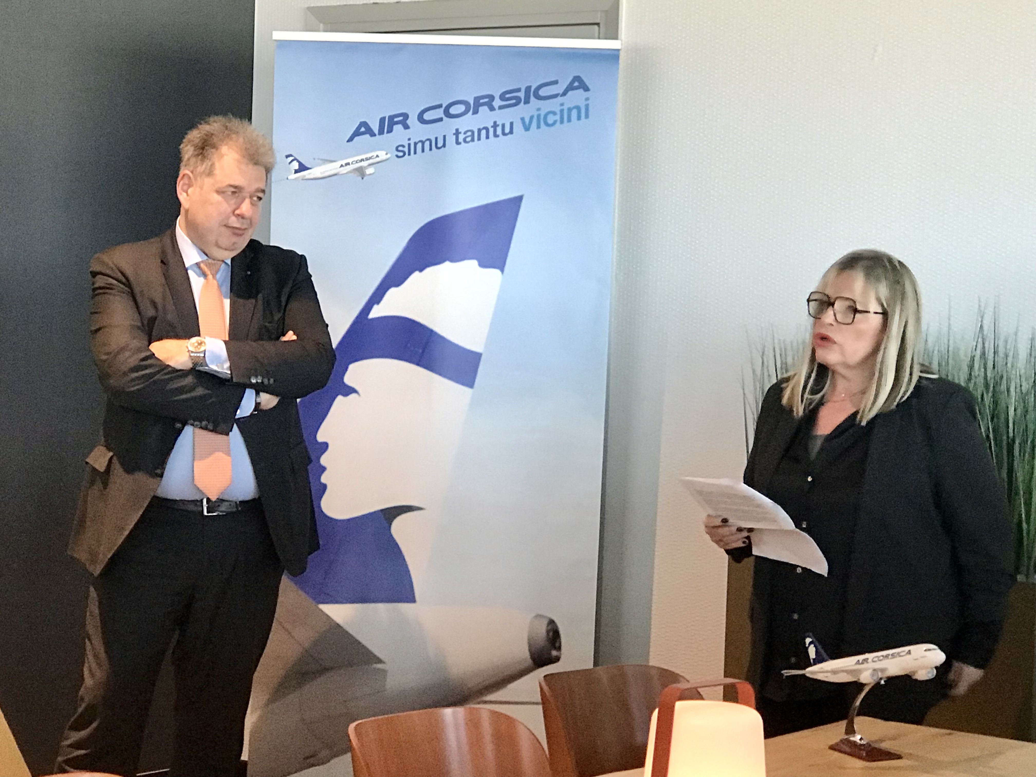 L'aéroport de Nice et Air Corsica, ici représentés par Franck Goldnadel et Marie-Hélène Casanova-Servas, sont parvenus à faire aboutir ce projet conjointement.