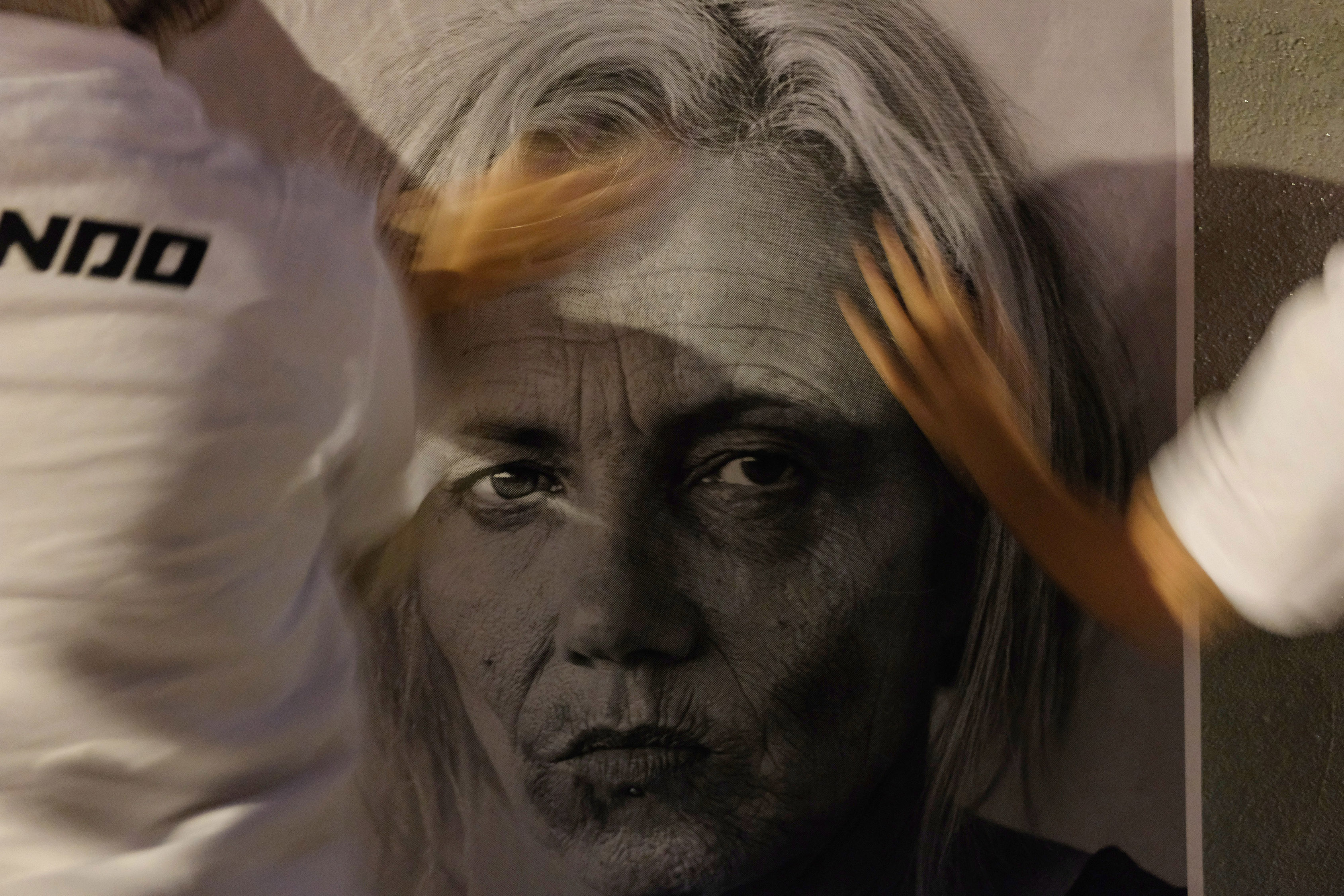 Les portraits ont été collé dans la nuit de jeudi à vendredi © LH