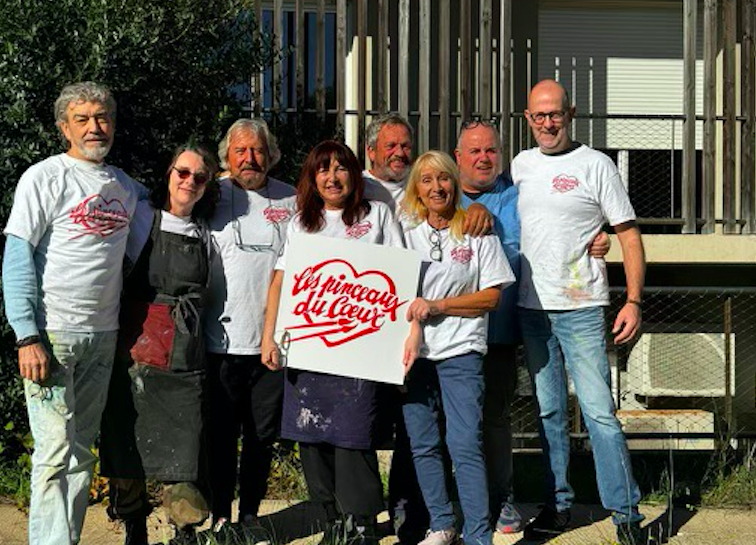 Les pinceaux du cœur n'ont pas hésité à donner de leur temps pour embellir les couloirs de l'hôpital.
