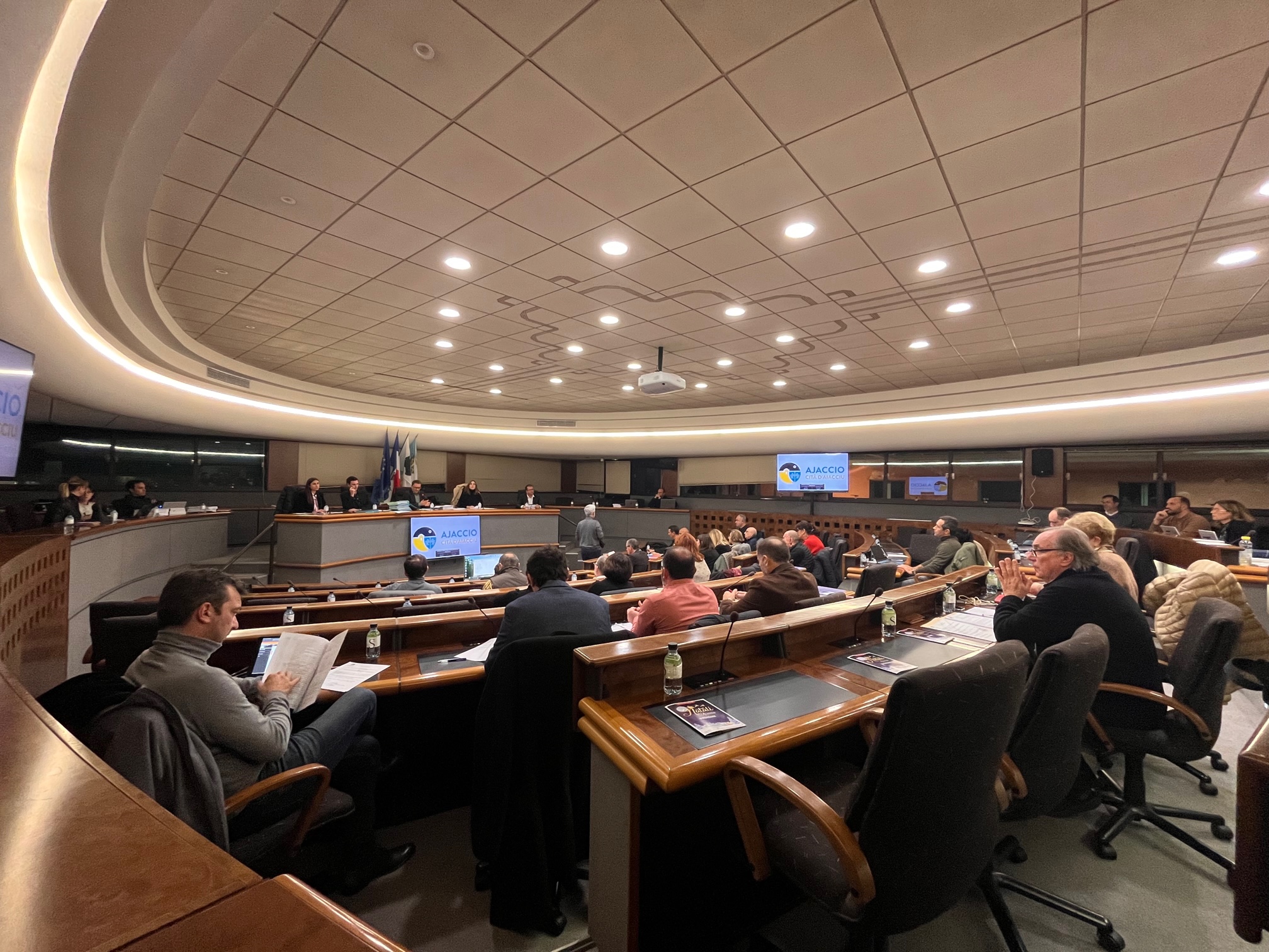 Stéphane Sbraggia, le Maire d'Ajaccio, a tenu à clarifier sa position concernant l'école de Castelluccio.