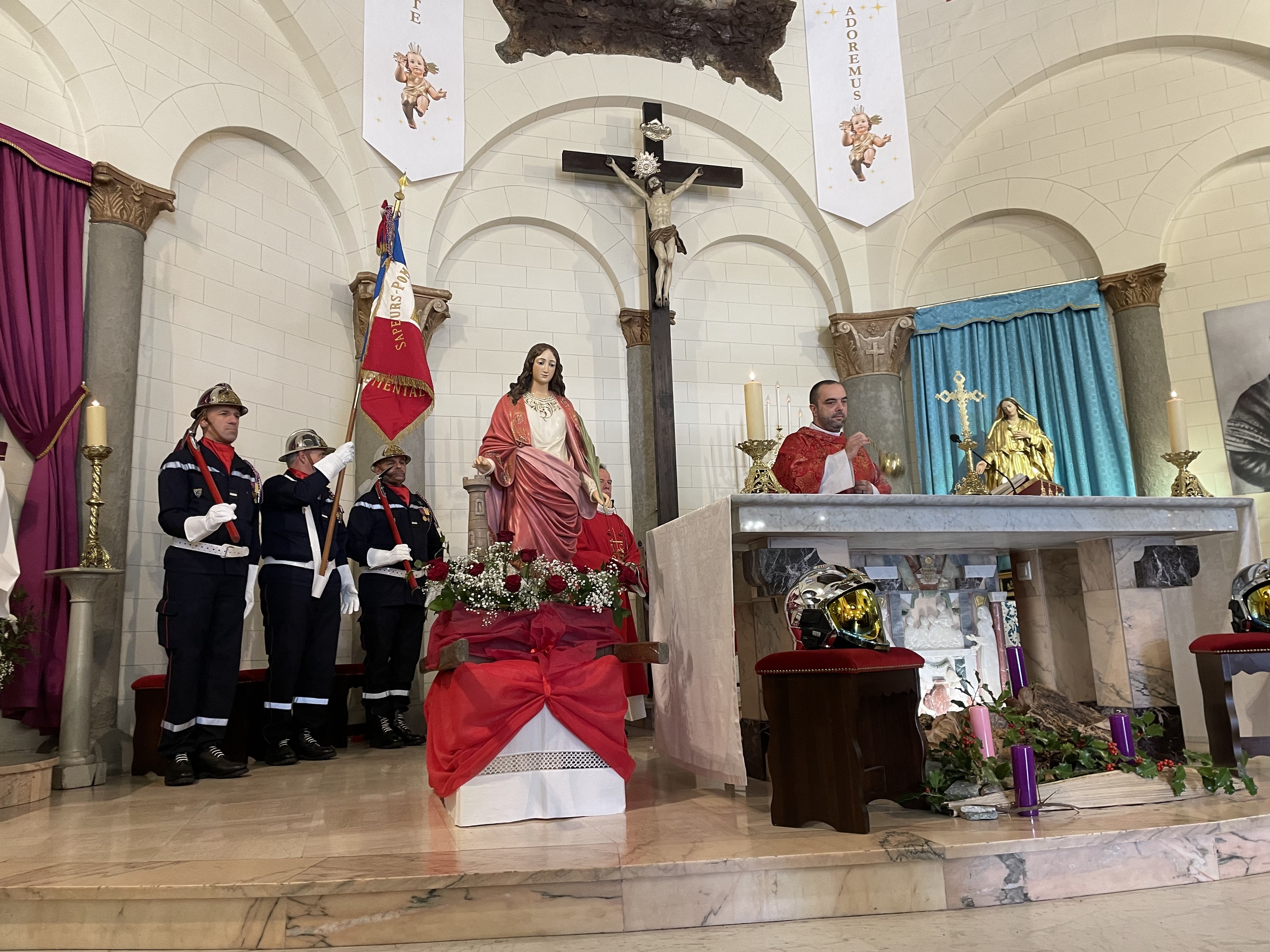 Belle cérémonie religieuse en l'honneur de St Barbe à ND de Lourdes à Bastia