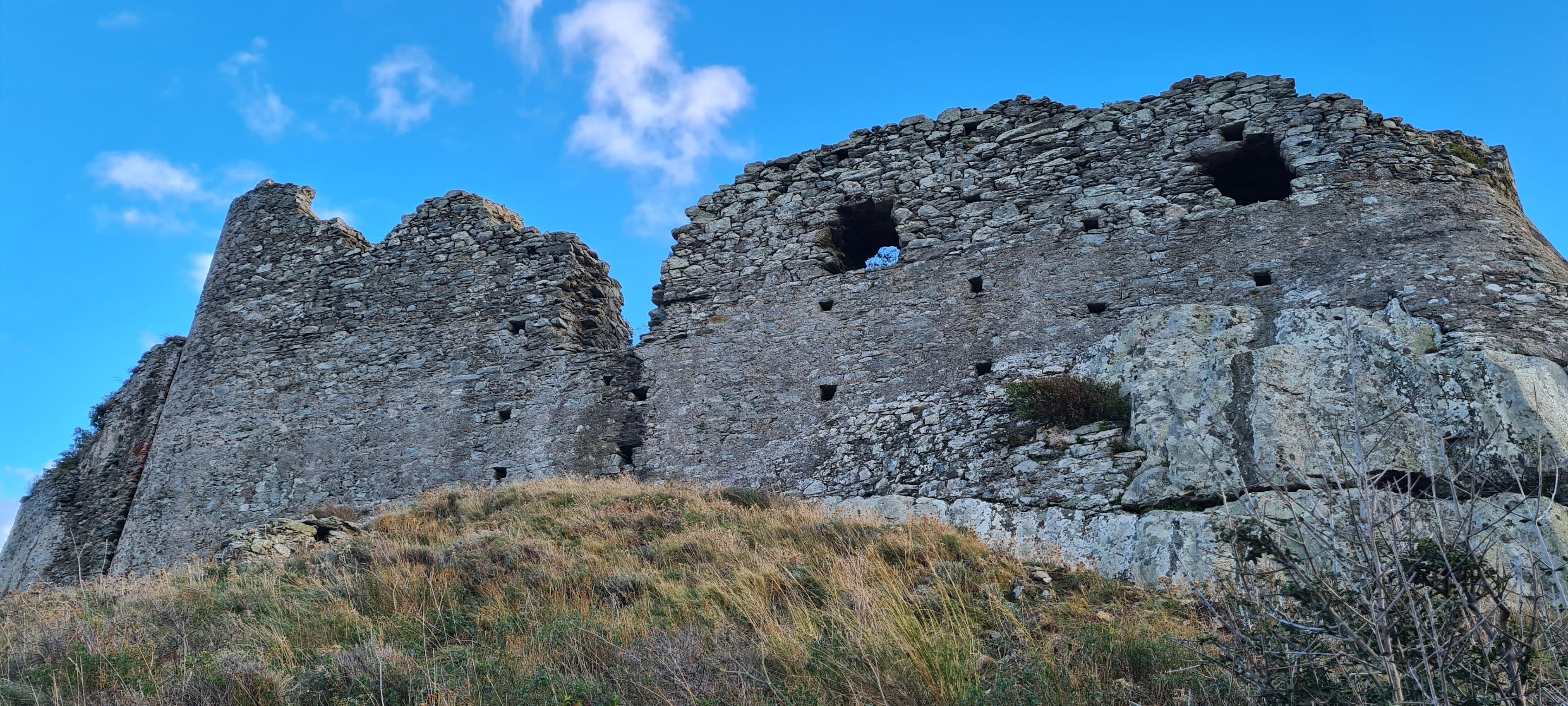 La photo du jour : le visage" du Castellacciu San Colombanu de Ruglianu