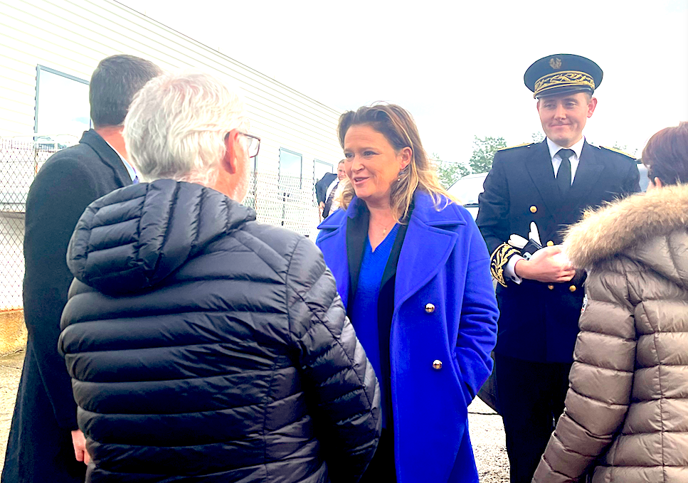 La ministre a profité de sa visite pour échanger avec les élus de la mairie d'Ajaccio.