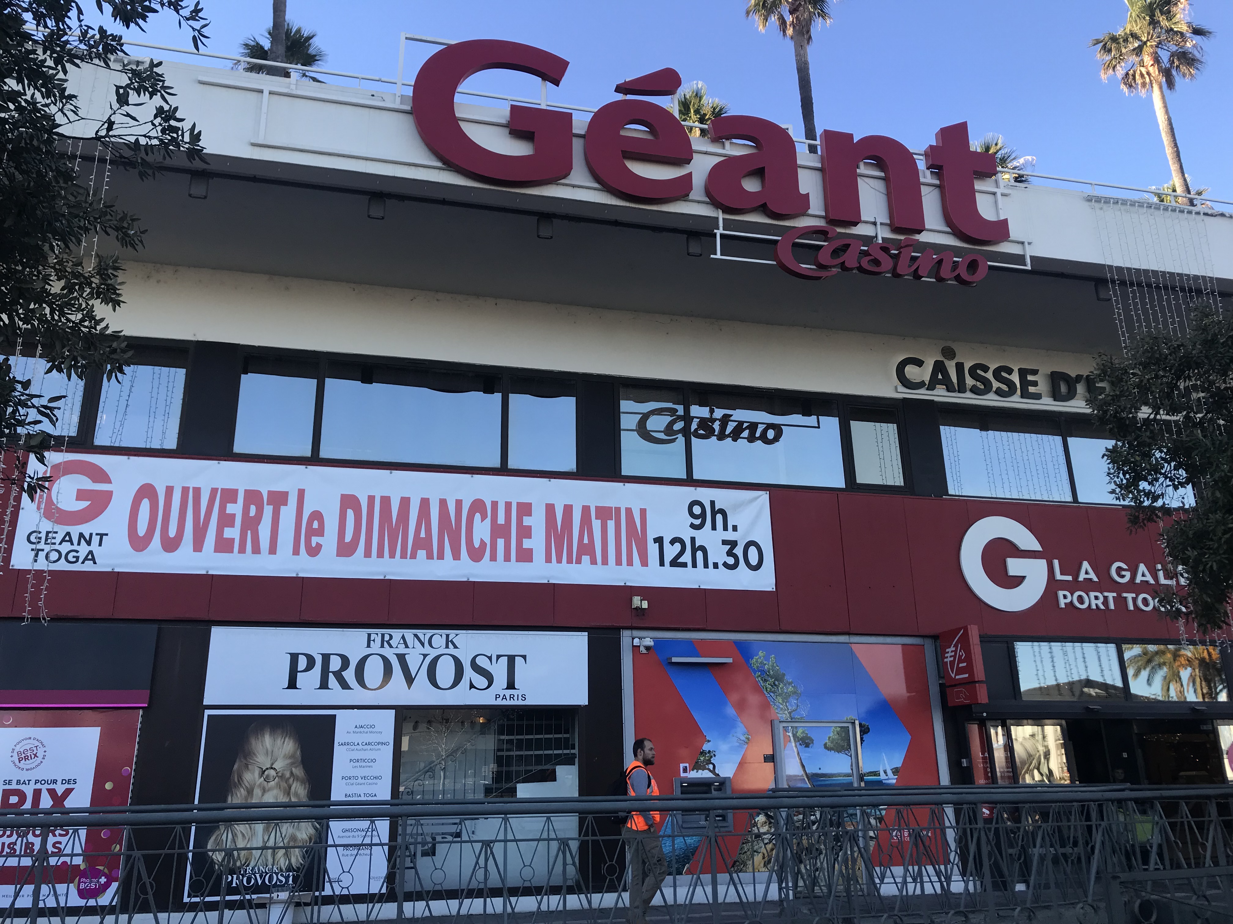 Au Géant de Casino de Toga, les salariés se disent sans nouvelles.