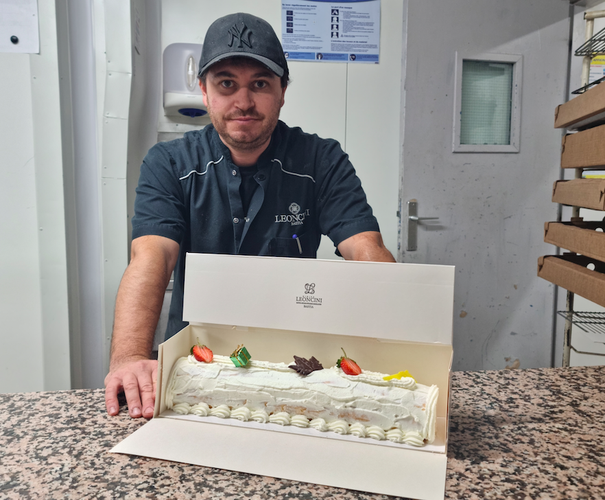 Voilà votre bûche terminée ! Comptez 1h15 de préparation pour 6 à 8 personnes