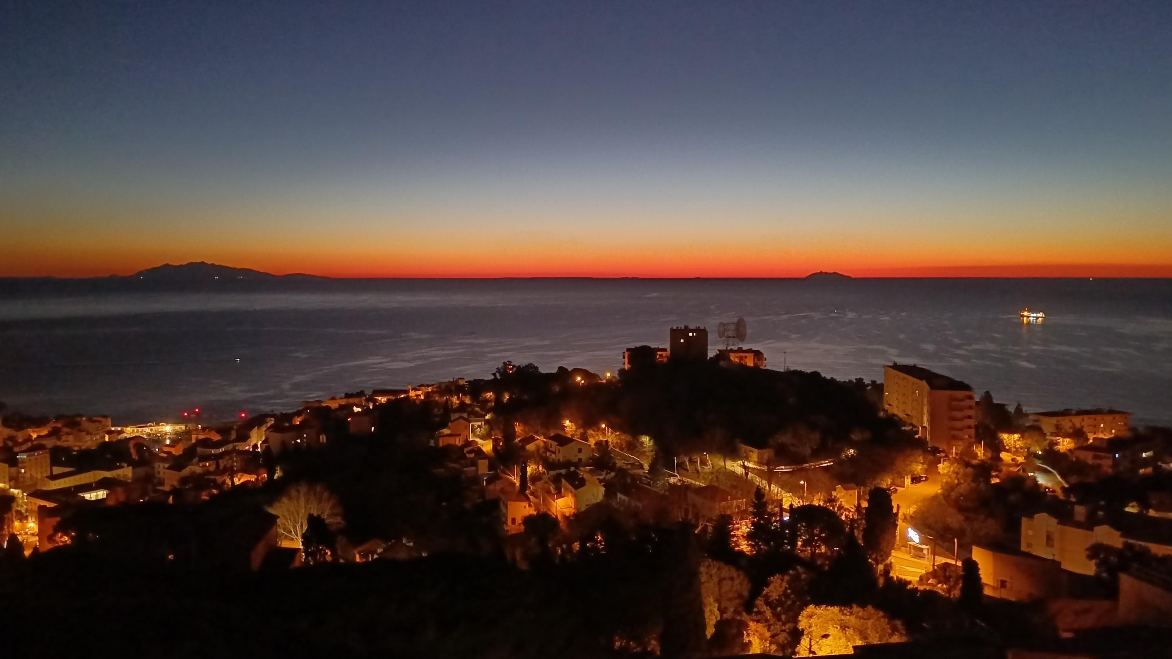 La photo du jour : Bastia au petit matin