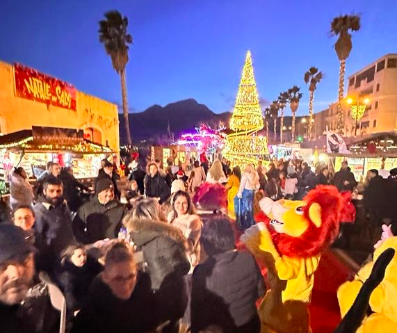 Calvi : Une parade magique pour marquer le début des fêtes de Noël