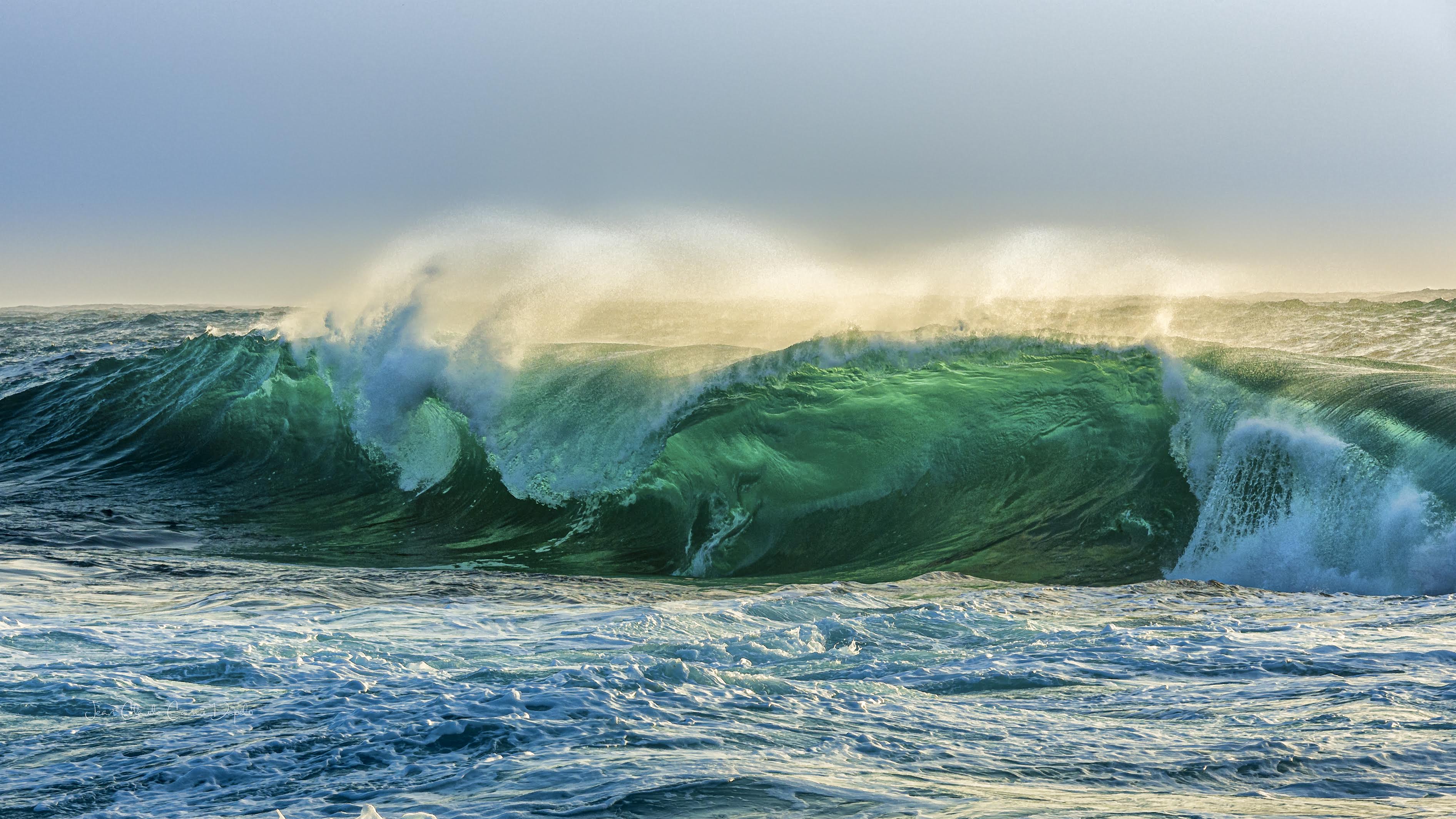 Mer en furie près du port de Cargese (Jean-Claude Camü)