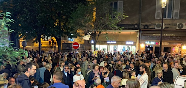 La Corse comptait  347 597 habitants au 1er janvier 2021