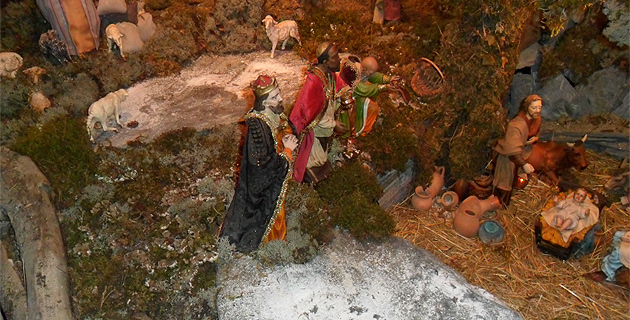 Gaspard, Melchior et Balthazar en visite à la crèche, le jour de l'Epiphanie.