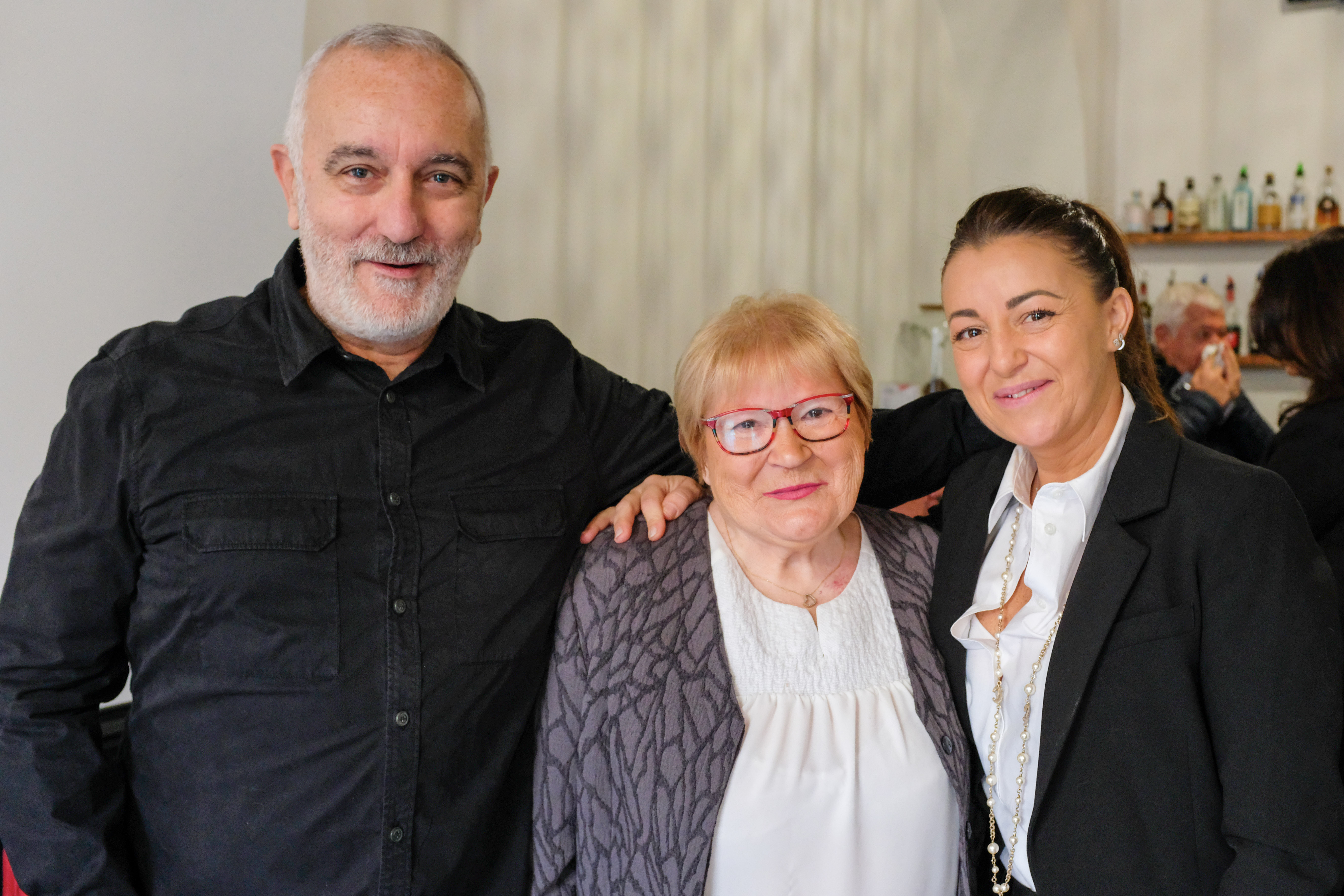 Joël Bazzali et Isabelle Maurizi entourent Monique Nesme © LH