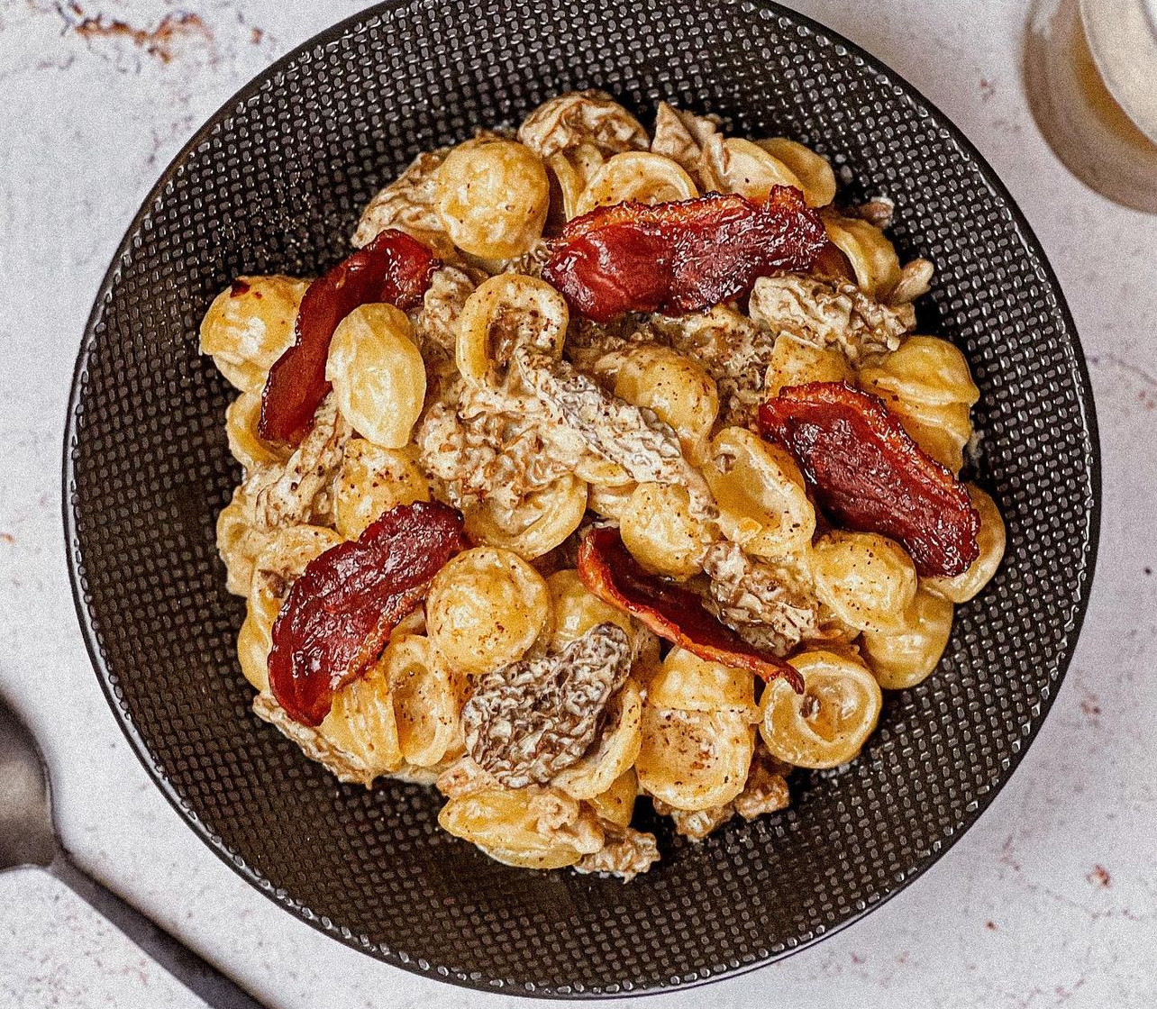 A table : Orecchiette aux morilles, chips de magret de canard fumé avec #lapetitecuisinedemarie