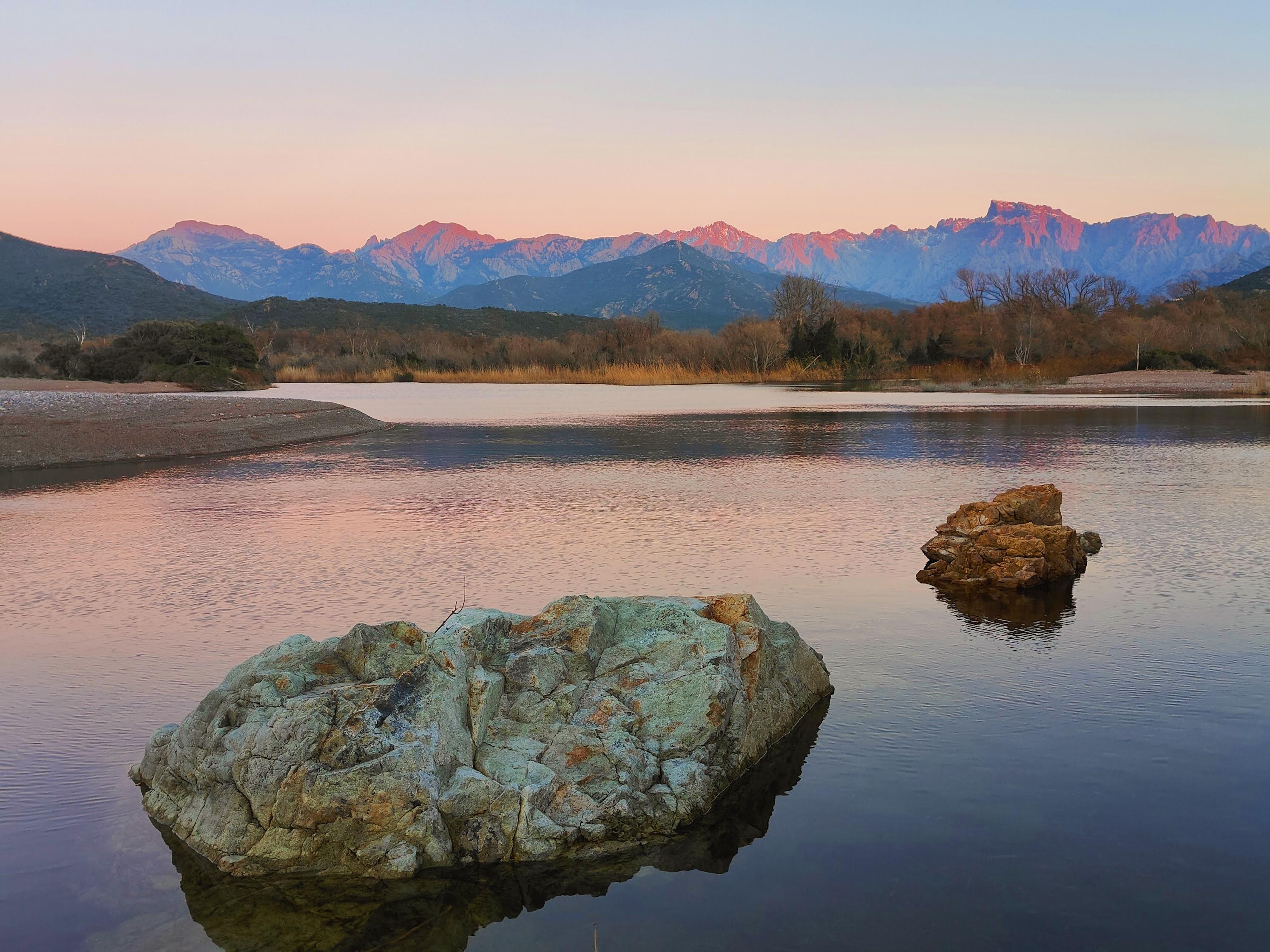 La photo du jour : coucher de soleil dans le delta du Fangu