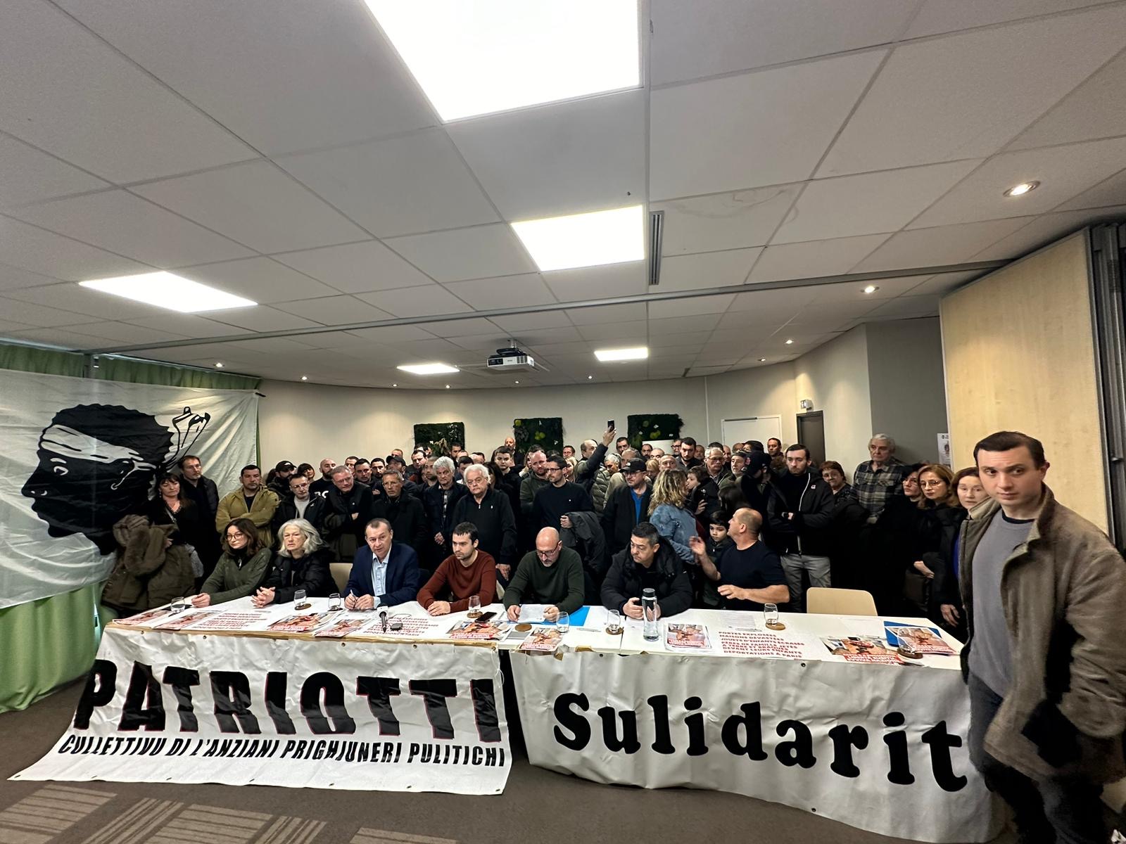 Parmi les participants, on pouvait compter de nombreuses personnalités politiques, parmi lesquelles figuraient Jean-Guy Talamoni, Petr'Antò Tomasi, Éric Simoni ainsi que des membres du PNC