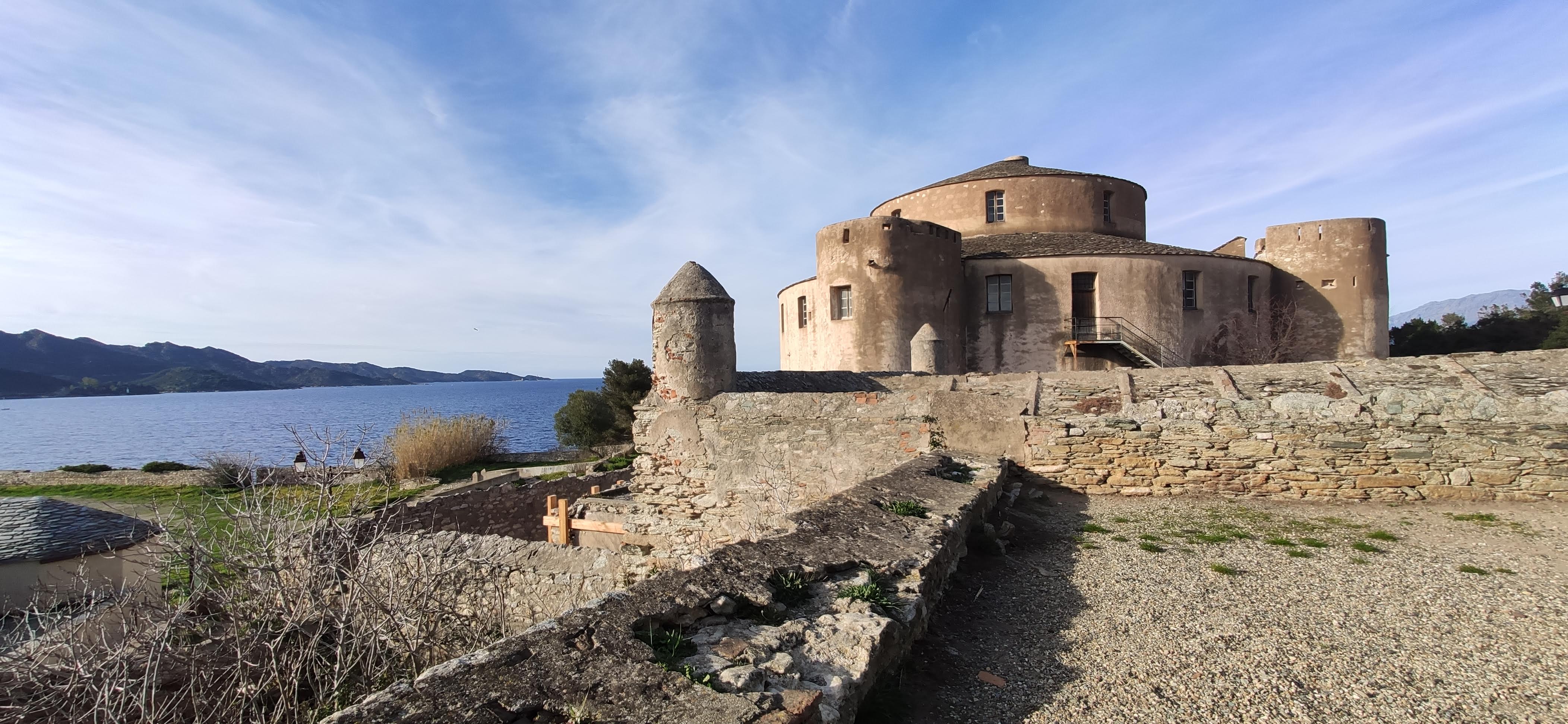 La photo du jour : la belle citadelle de San Fiurenzu