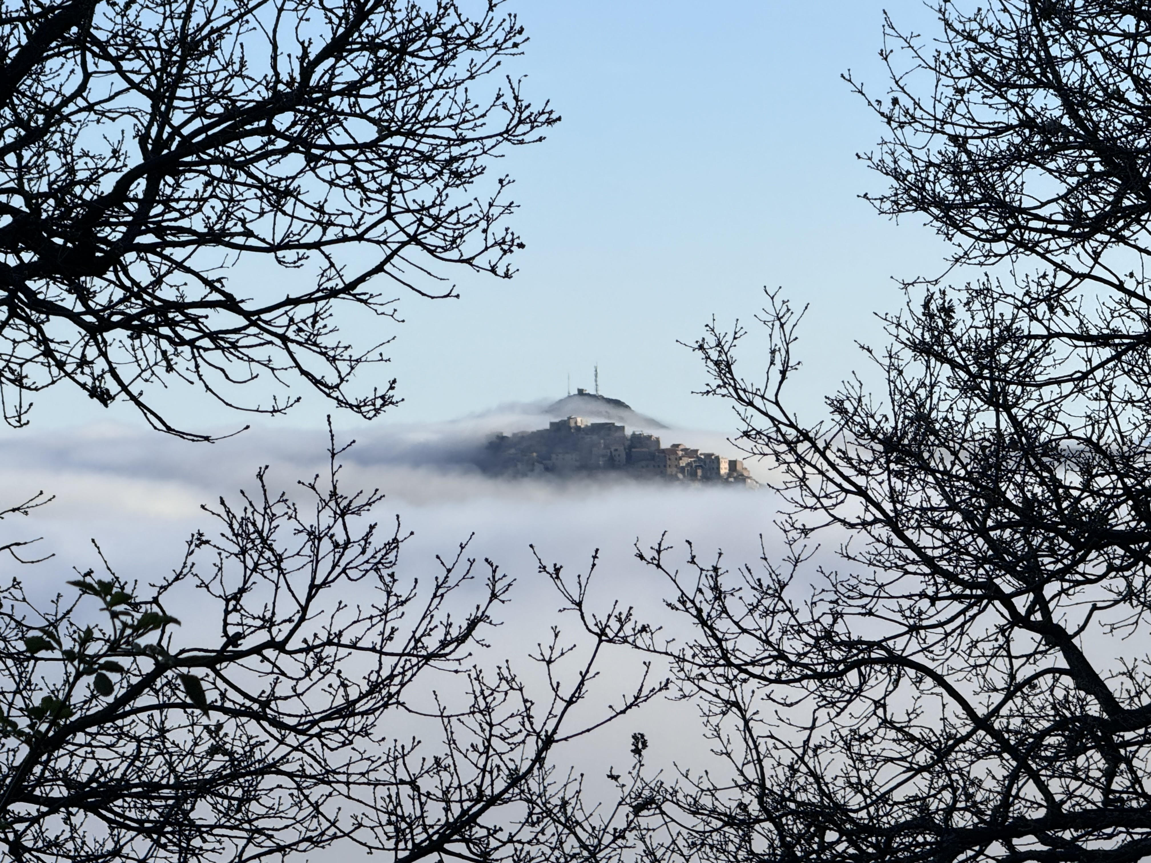 La photo du jour : Sant’Antuninu au dessus d'une mer de nuages