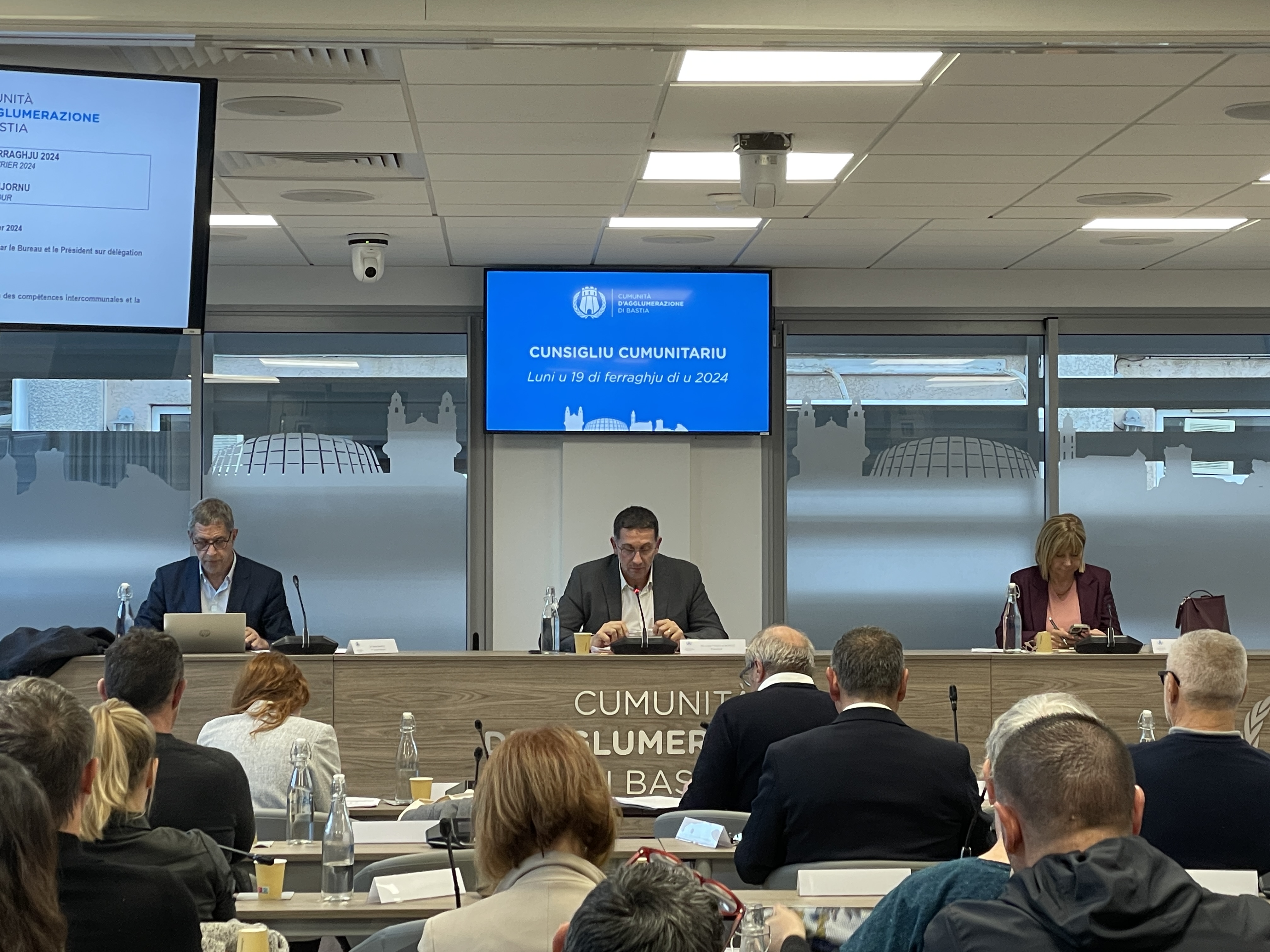 Les élus de la communauté d'agglomération de Bastia (CAB) ont débattu de la possible métropole d'Ajaccio.