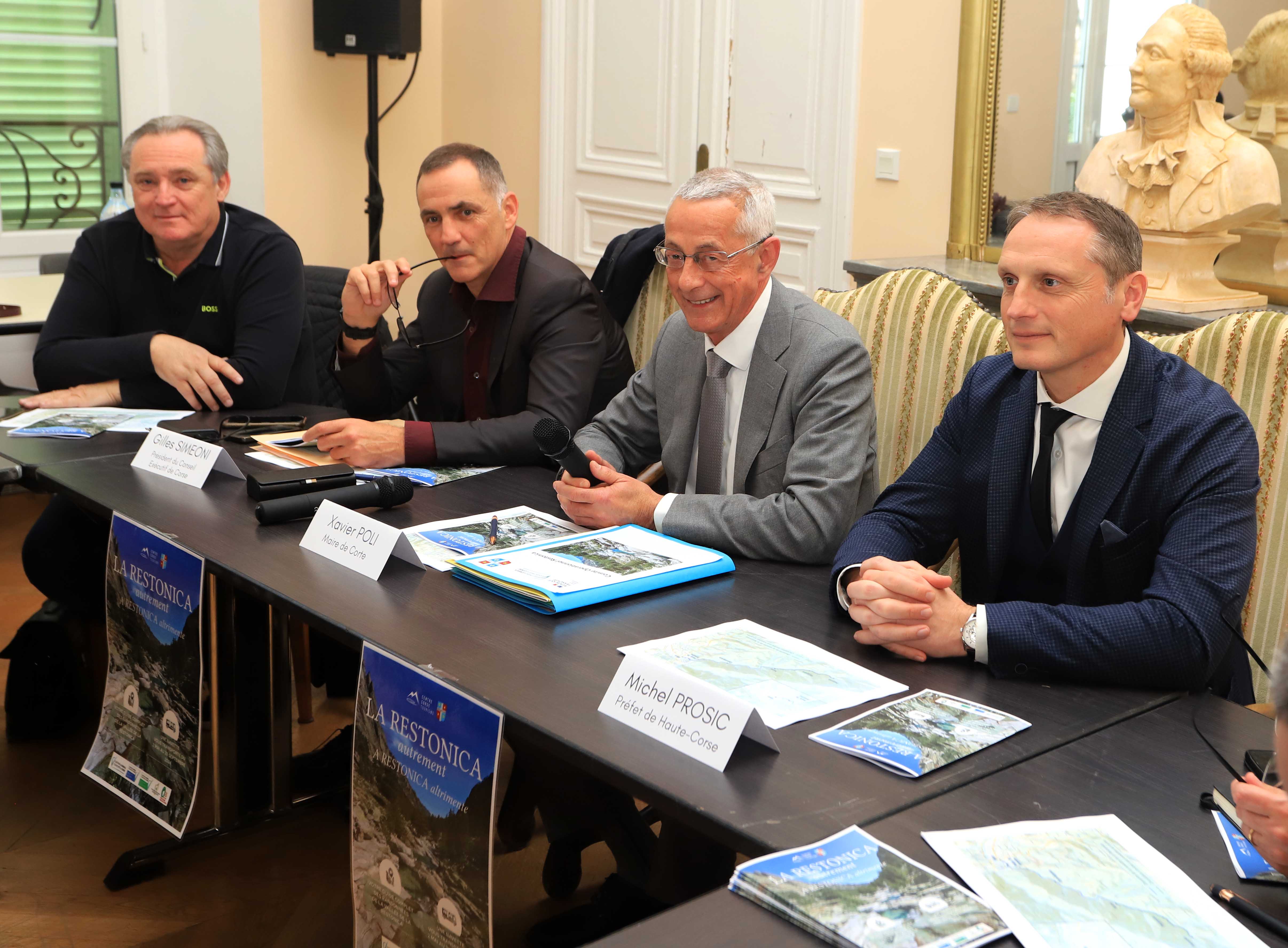 Guy Armanet, président de l'office de l'Environnement, Gilles Simeoni, président du Conseil exécutif, Xavier Poli, maire de Corte, Michel Prosic, préfet de Haute-Corse