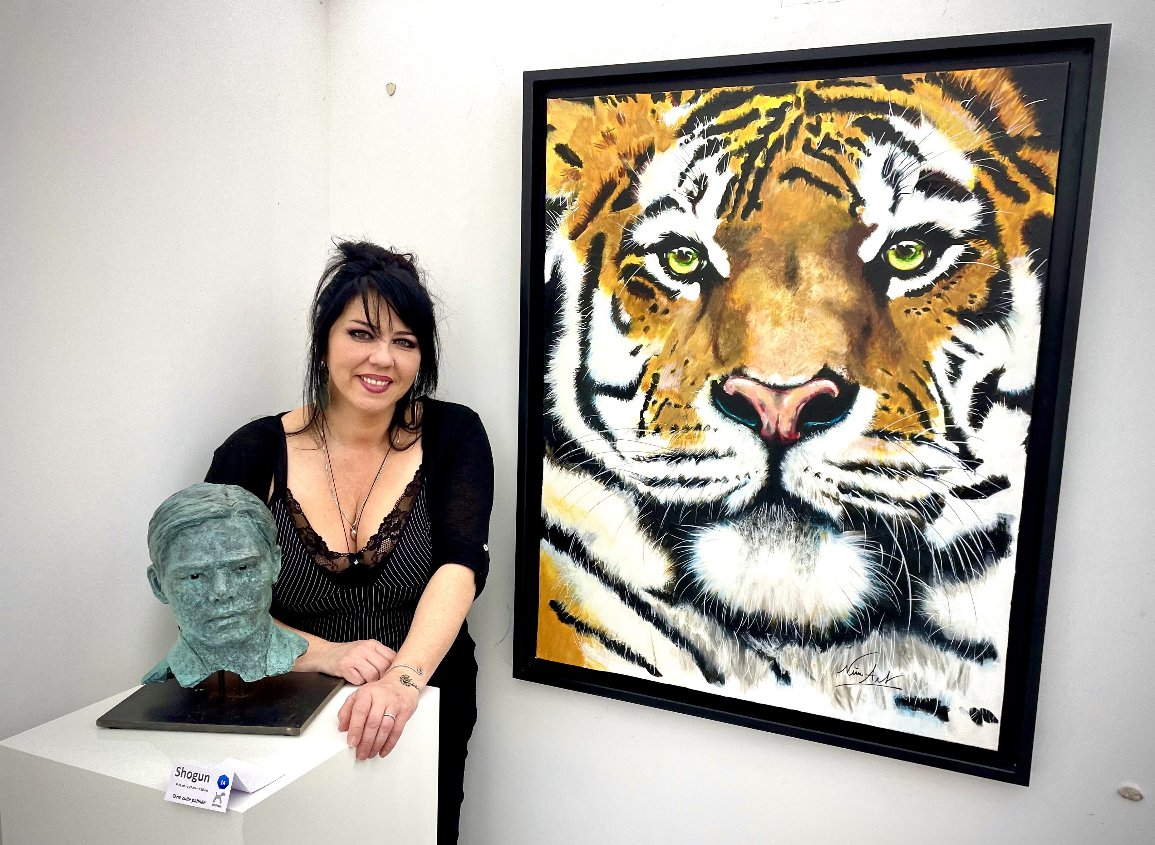 Ninu et son tigre Altaïca et une sculpture de Popyna.