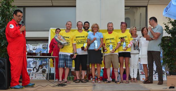 Les vainqueurs de l'étape 1 reçus au Palais des Gouverneurs par le maire de Bastia, Gilles Simeoni, et son équipe municipale. Photo Christophe Melchers.
