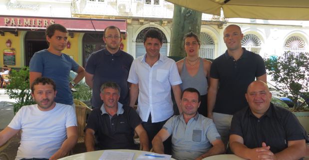 Jean-Félix Acquaviva, secrétaire général d’Inseme per a Corsica et Hyacinthe Vanni, conseiller territorial Femu a Corsica, entourés des conseillers de territoire d’Inseme : Jean Thomas Valessi pour la Castagniccia, Jean-Joseph Cantelli pour la Casinca, Lauda Guidicelli pour Bastia, Laurent Mary pour le Grand Ajaccio, Ange Pastinelli pour le Nebbiu…