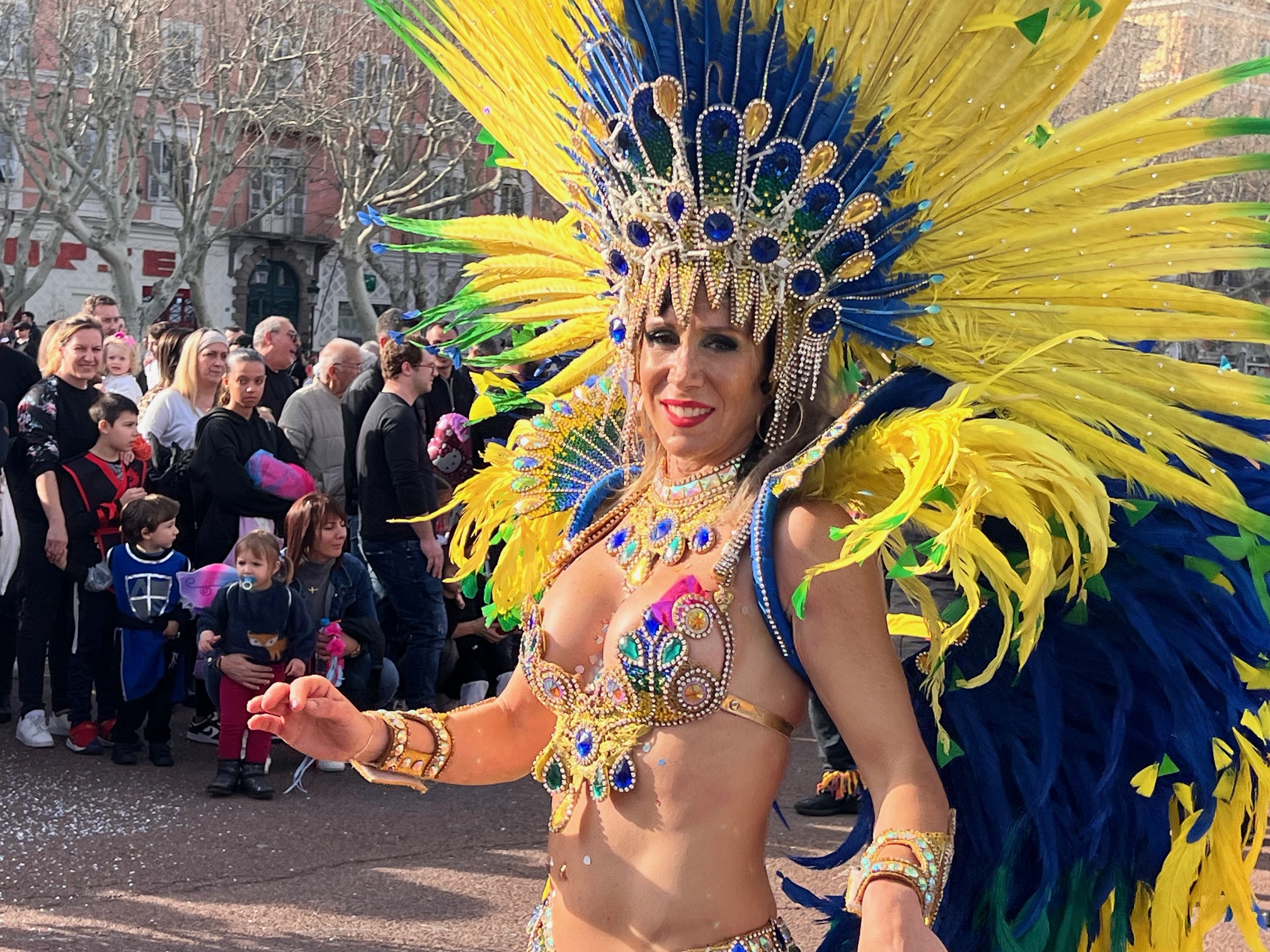 EN IMAGES - Plusieurs milliers de personnes au carnaval de Bastia