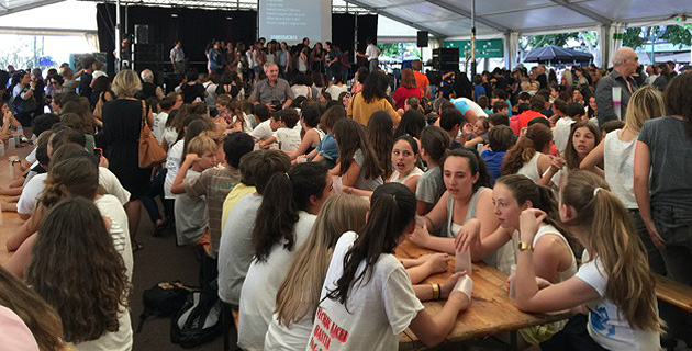 A Bastia, les élèves ouvrent la "voix" royale à la langue corse