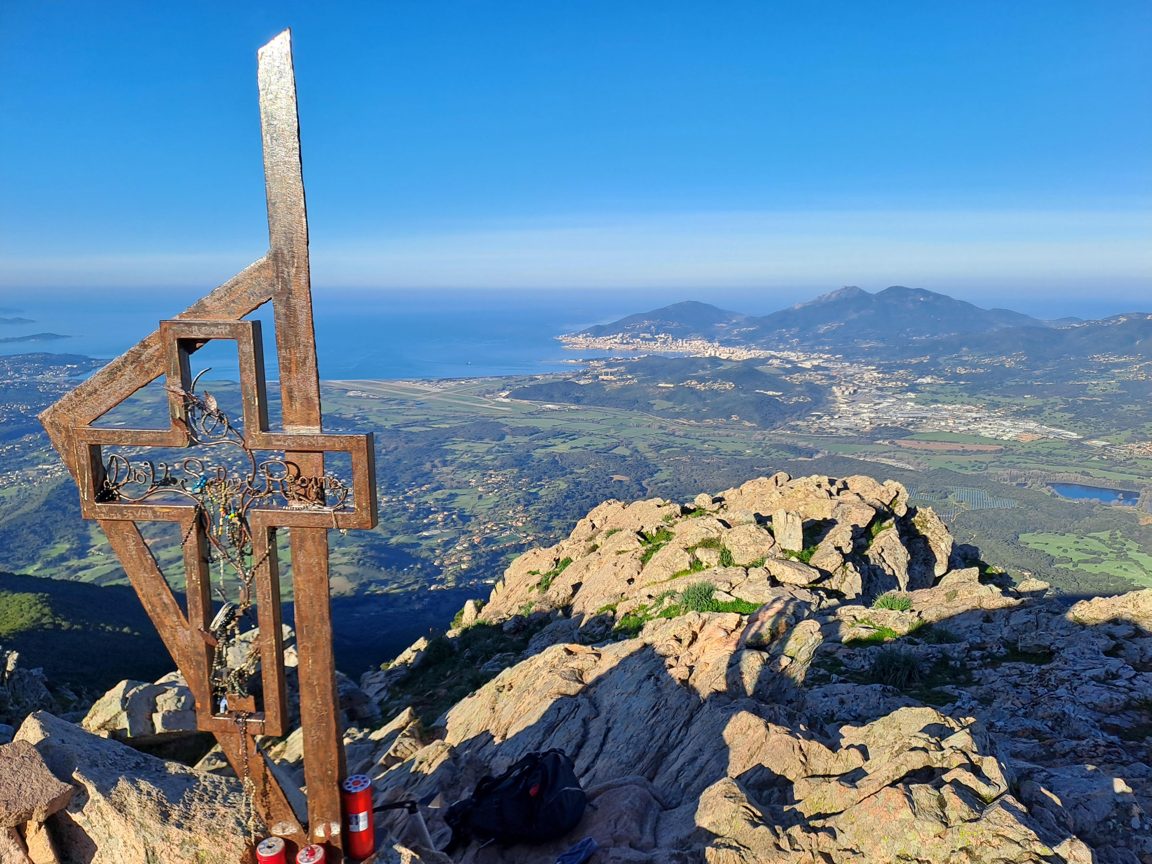 La photo du jour : le golfe d'Ajaccio vu du Monte Aragnascu