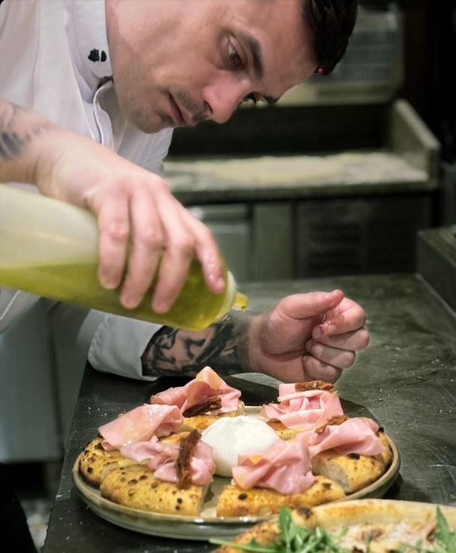 Yoann Bradaschia en  lice aux Championnats du Monde de pizza à Parme les 9, 10 et 11 avril.