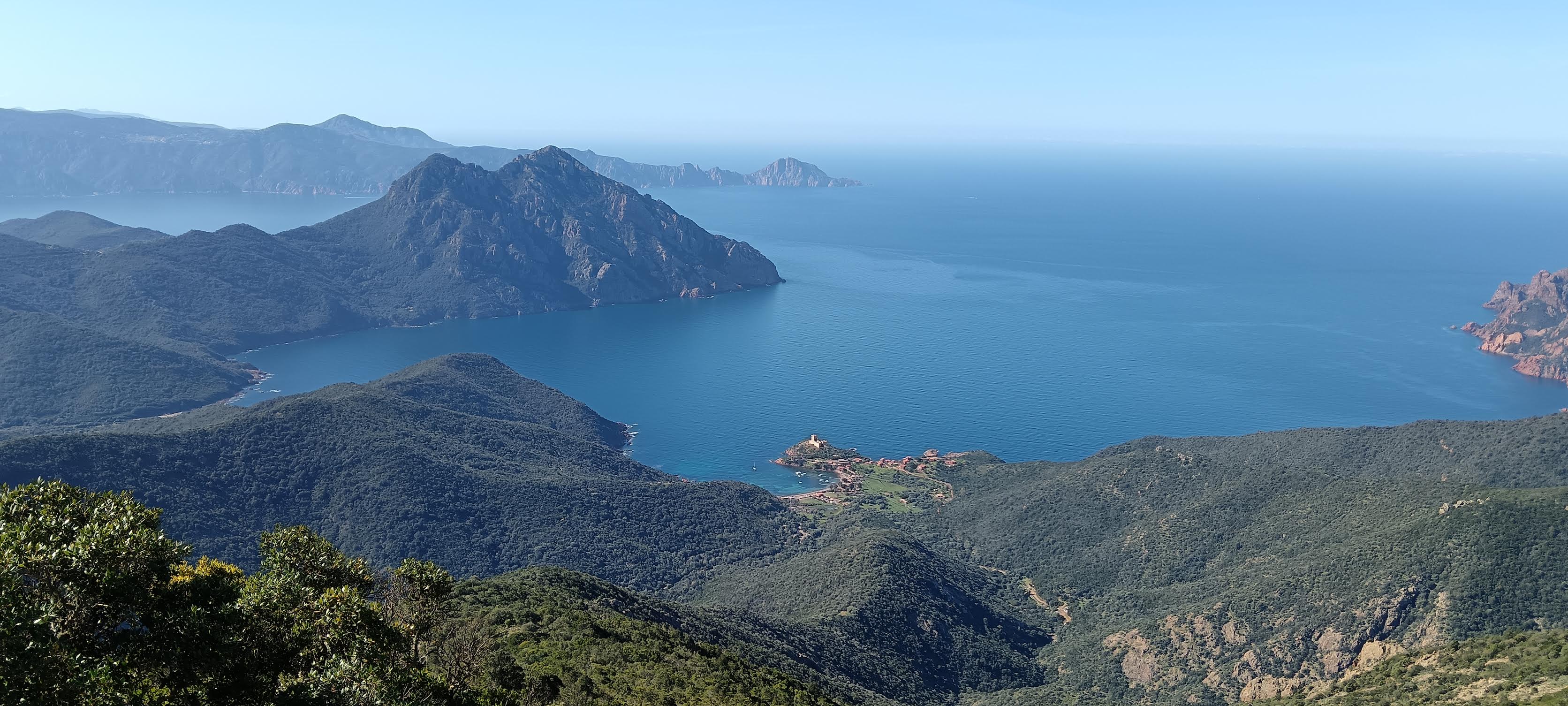 La photo du jour : Girolata dans son écrin