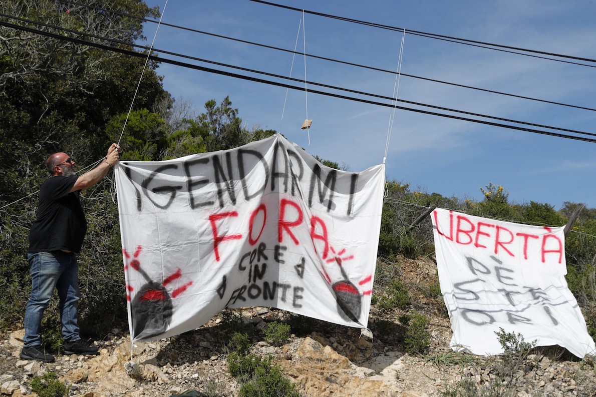 Villa de Gabriel Attal : Core in Fronte se rassemble sur la route de Coti-Chjavari