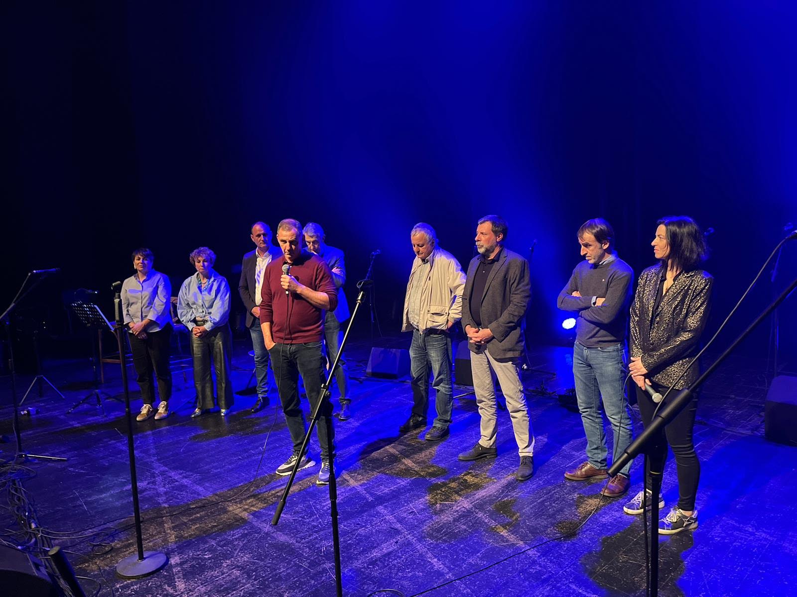 La soirée s'est déroulée en présence de diverses personnalités telles que M. Gilles Simeoni, Président de l'Exécutif, M. François Alfonsi, député européen, et M. Jean-Charles Giabiconi, maire de Biguglia