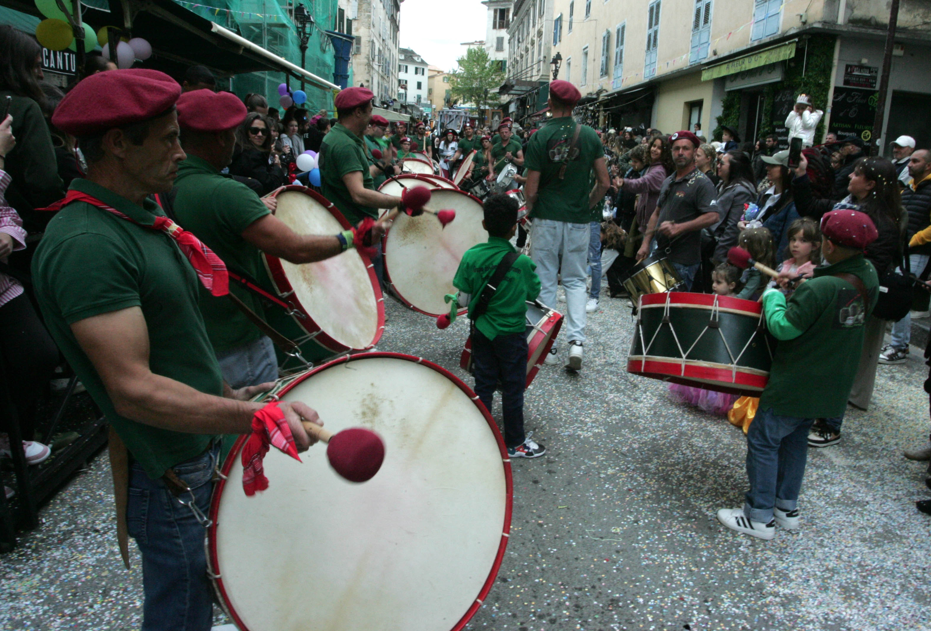 EN IMAGES - Grand succès populaire pour le carnaval de Corte